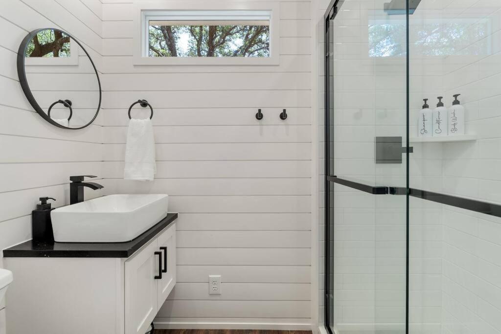 The Lonely Bull Luxury Container Home On 5 Acres Weatherford Exteriör bild
