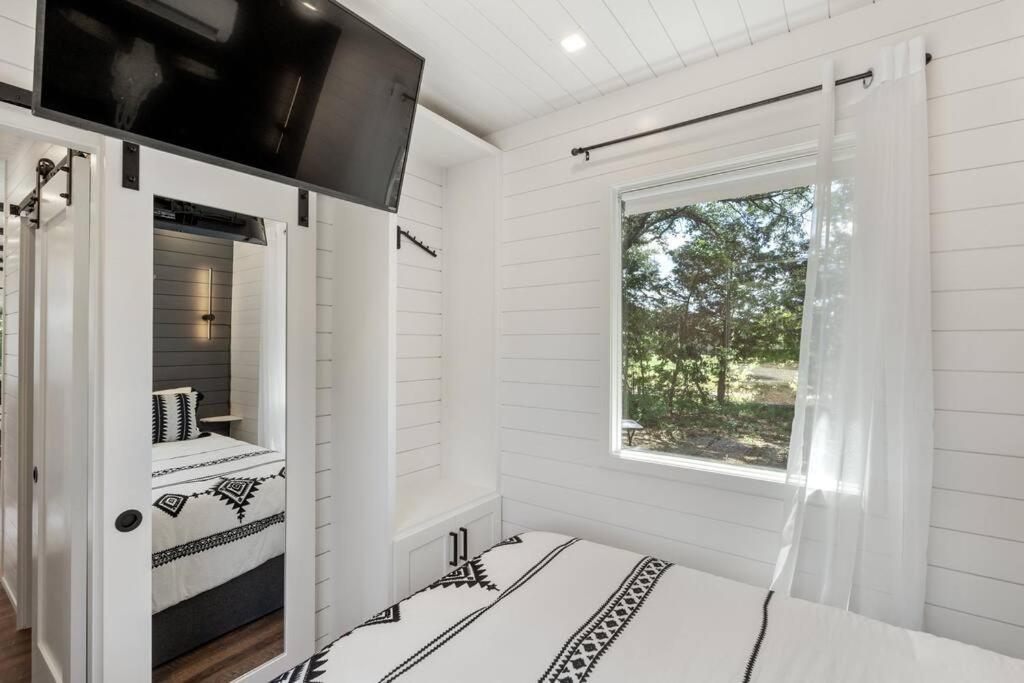 The Lonely Bull Luxury Container Home On 5 Acres Weatherford Exteriör bild